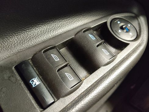 Used 2018 Ford Escape SE FWD image 27