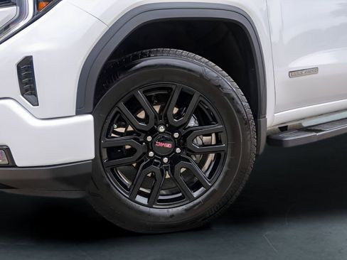 Used 2025 GMC Sierra 1500 Elevation image 4