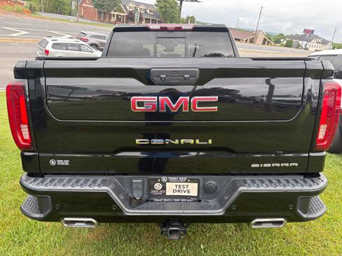 Used 2022 GMC Sierra 1500 Denali w/ Denali Reserve Package AWD/4WD image 5