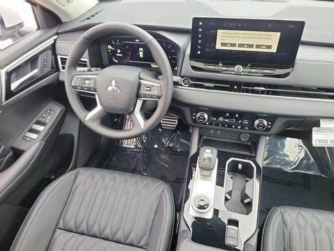 New 2026 Mitsubishi Outlander SEL image 16