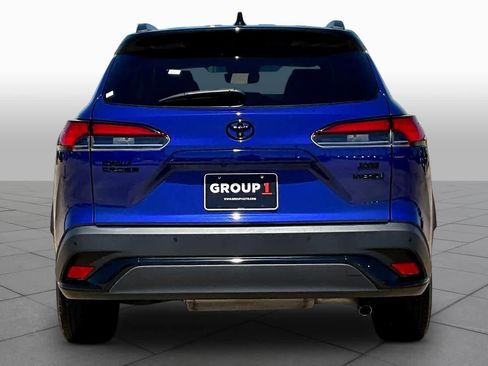 Used 2024 Toyota Corolla Cross XSE w/ Convenience Package image 5