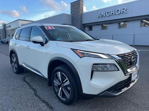 Used 2023 Nissan Rogue SL image 1