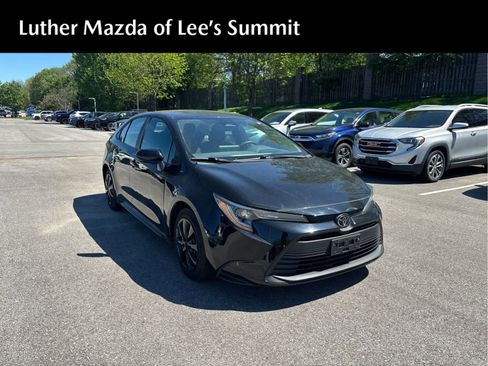 Used 2024 Toyota Corolla LE FWD image 1