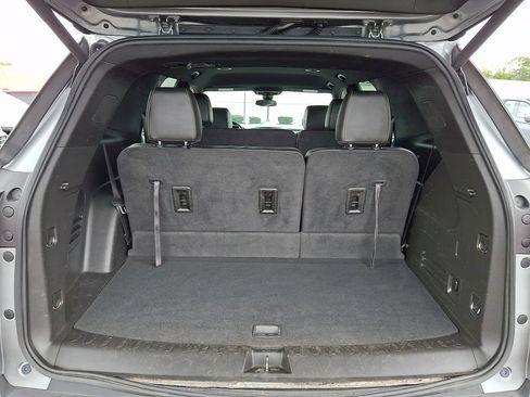 Used 2023 Chevrolet Traverse LT AWD/4WD image 31