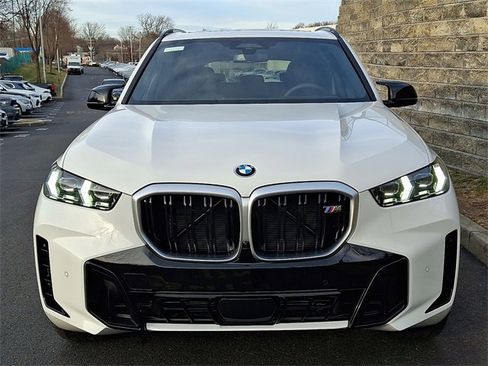 New 2026 BMW X5 M60i image 2