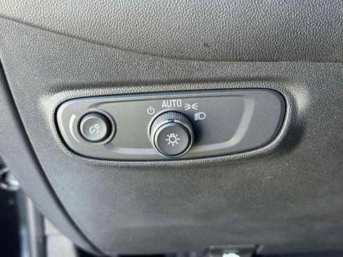 Used 2023 Chevrolet Equinox LT image 17