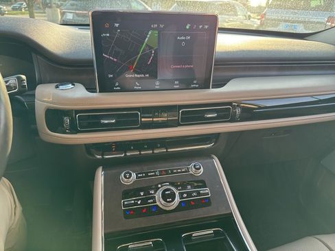 Used 2023 Lincoln Aviator Reserve w/ Equipment Group 201A image 11