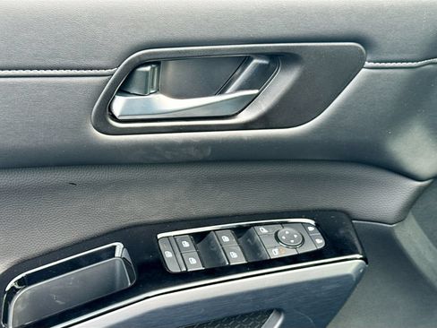 New 2026 Nissan Pathfinder SL FWD image 17