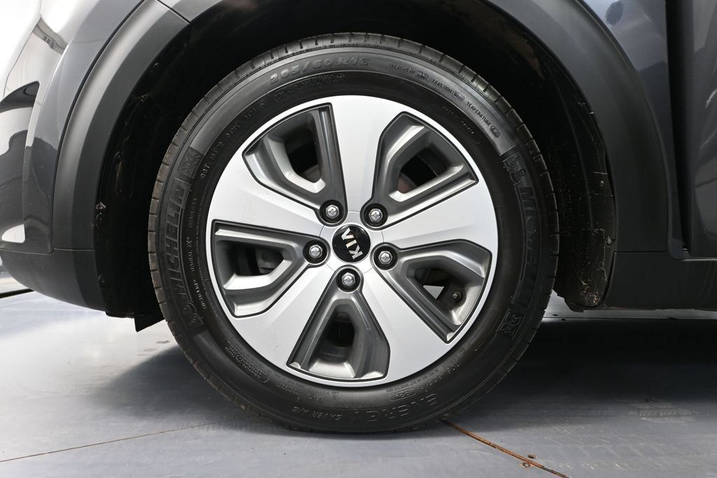 Used 2019 Kia Niro EX FWD image 13