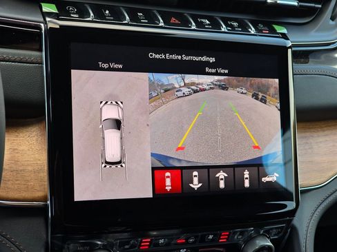 New 2025 Jeep Grand Cherokee Summit image 9