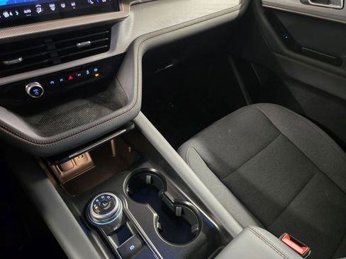 Used 2025 Ford Explorer Active image 12