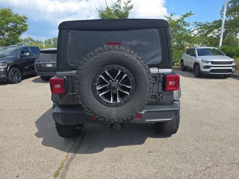 Used 2025 Jeep Wrangler Unlimited Sport AWD/4WD image 10