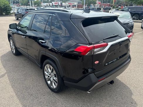 Used 2020 Toyota RAV4 Limited AWD/4WD image 5