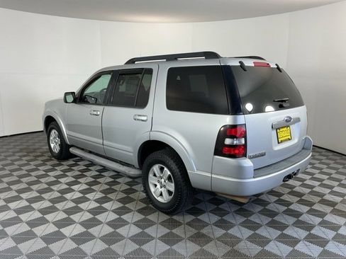 Used 2010 Ford Explorer XLT image 7