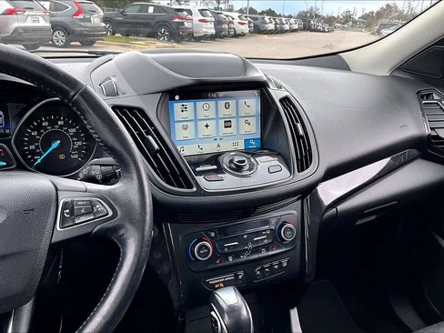 Used 2019 Ford Escape Titanium image 6