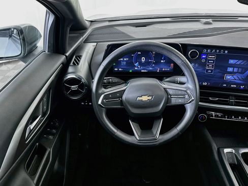 Used 2025 Chevrolet Equinox EV LT FWD image 18