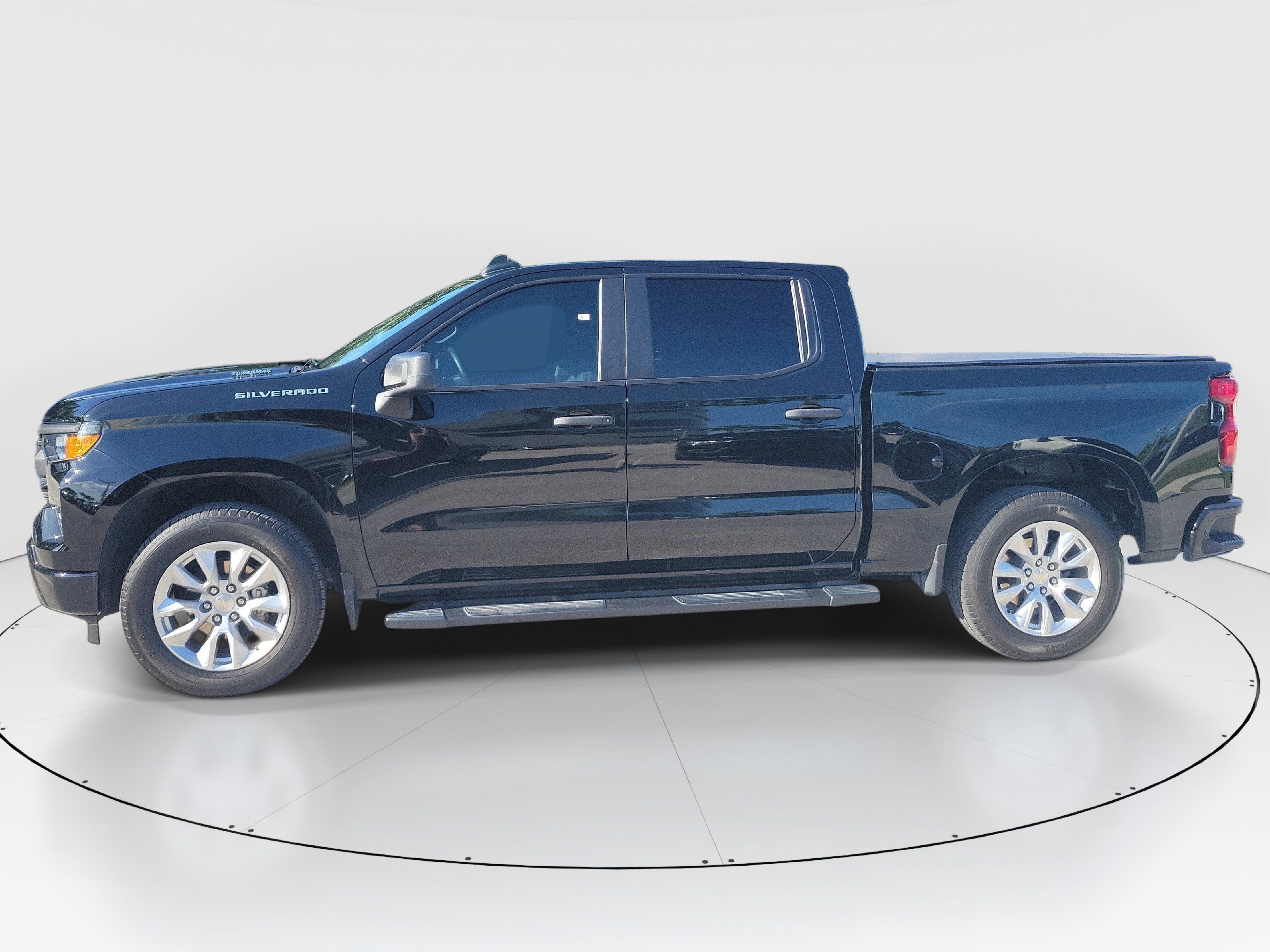 Used 2025 Chevrolet Silverado 1500 Custom RWD image 4