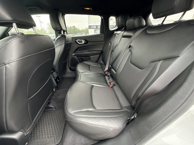 Used 2023 Jeep Compass Latitude w/ Convenience Group AWD/4WD image 23