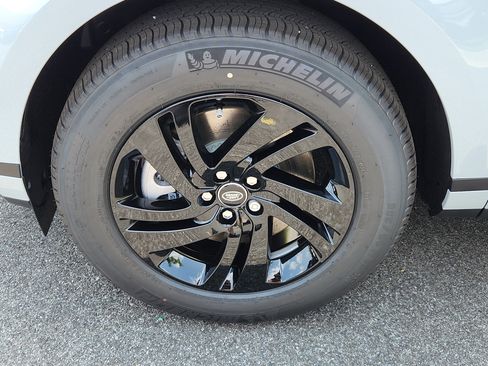 Used 2026 Land Rover Range Rover Evoque S image 9