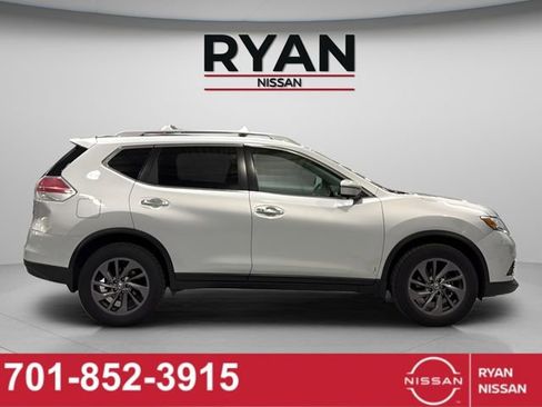Certified 2016 Nissan Rogue SL w/ SL Premium Package image 18