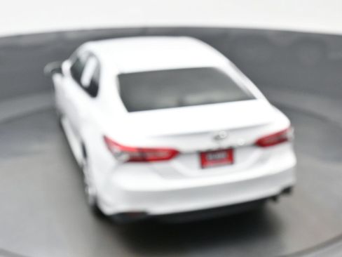 Used 2019 Toyota Camry LE w/ Convenience Package FWD image 38