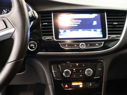 Used 2020 Buick Encore Preferred image 10