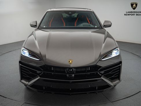 Used 2025 Lamborghini Urus SE image 8