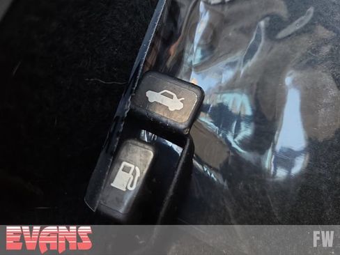 Used 2013 Toyota Corolla LE FWD image 13