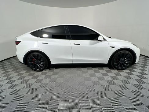 Used 2023 Tesla Model Y Performance image 2