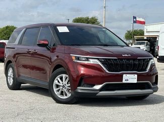 Used 2022 Kia Carnival LX video 1