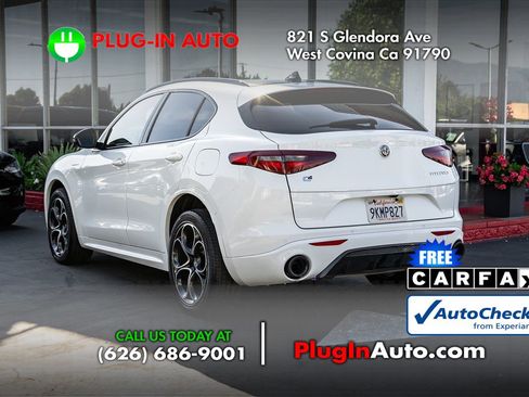 Used 2022 Alfa Romeo Stelvio Veloce image 3