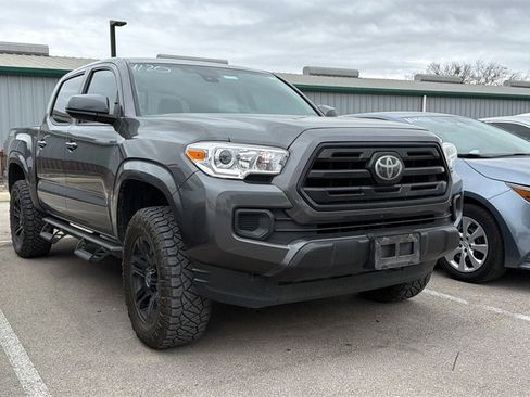 Used 2019 Toyota Tacoma SR image 3