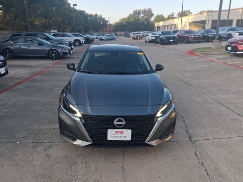 Used 2025 Nissan Altima 2.5 SV FWD image 5