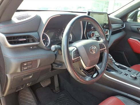 Used 2022 Toyota Highlander XSE AWD/4WD image 18