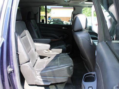 Used 2017 Chevrolet Suburban Premier AWD/4WD image 33