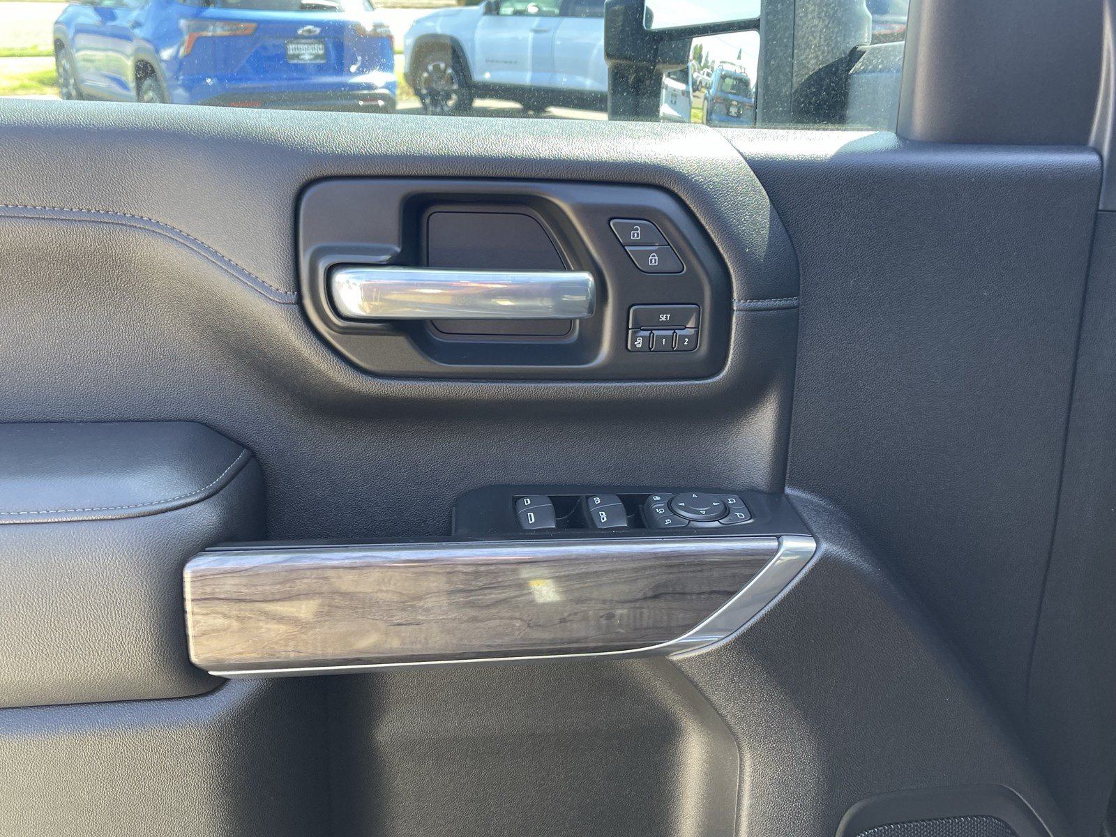 Used 2020 Chevrolet Silverado 2500 LTZ w/ LTZ Plus Package AWD/4WD image 19