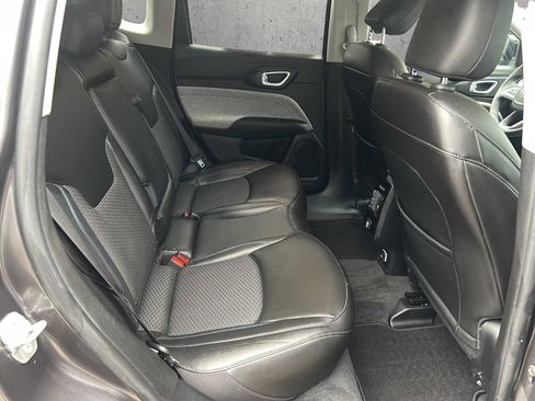 Used 2022 Jeep Compass Latitude image 22