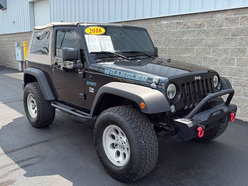 Used 2016 Jeep Wrangler Sport w/ Quick Order Package 24S AWD/4WD image 2