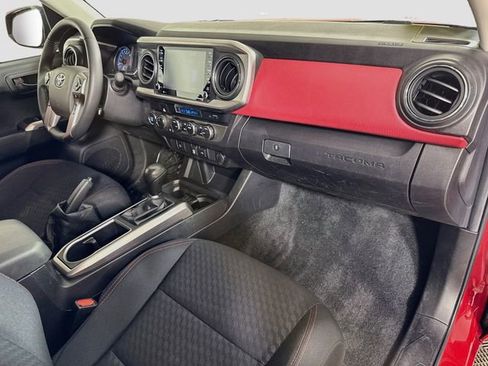 Certified 2023 Toyota Tacoma SR5 AWD/4WD image 30