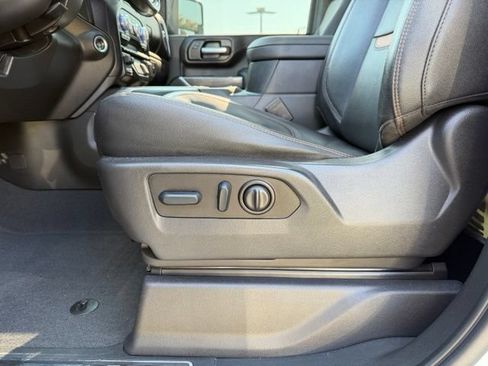 Used 2022 GMC Sierra 2500 AT4 w/ AT4 Premium Plus Package AWD/4WD image 10