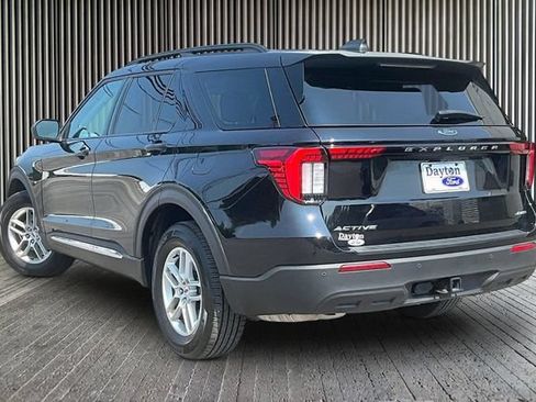 Used 2025 Ford Explorer Active AWD/4WD image 11