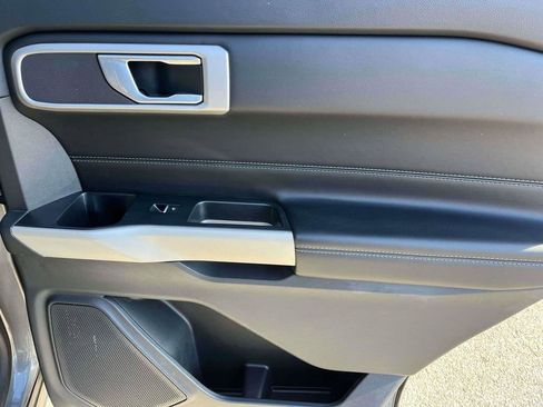 Used 2022 Ford Explorer XLT w/ Class IV Trailer Tow Package image 8