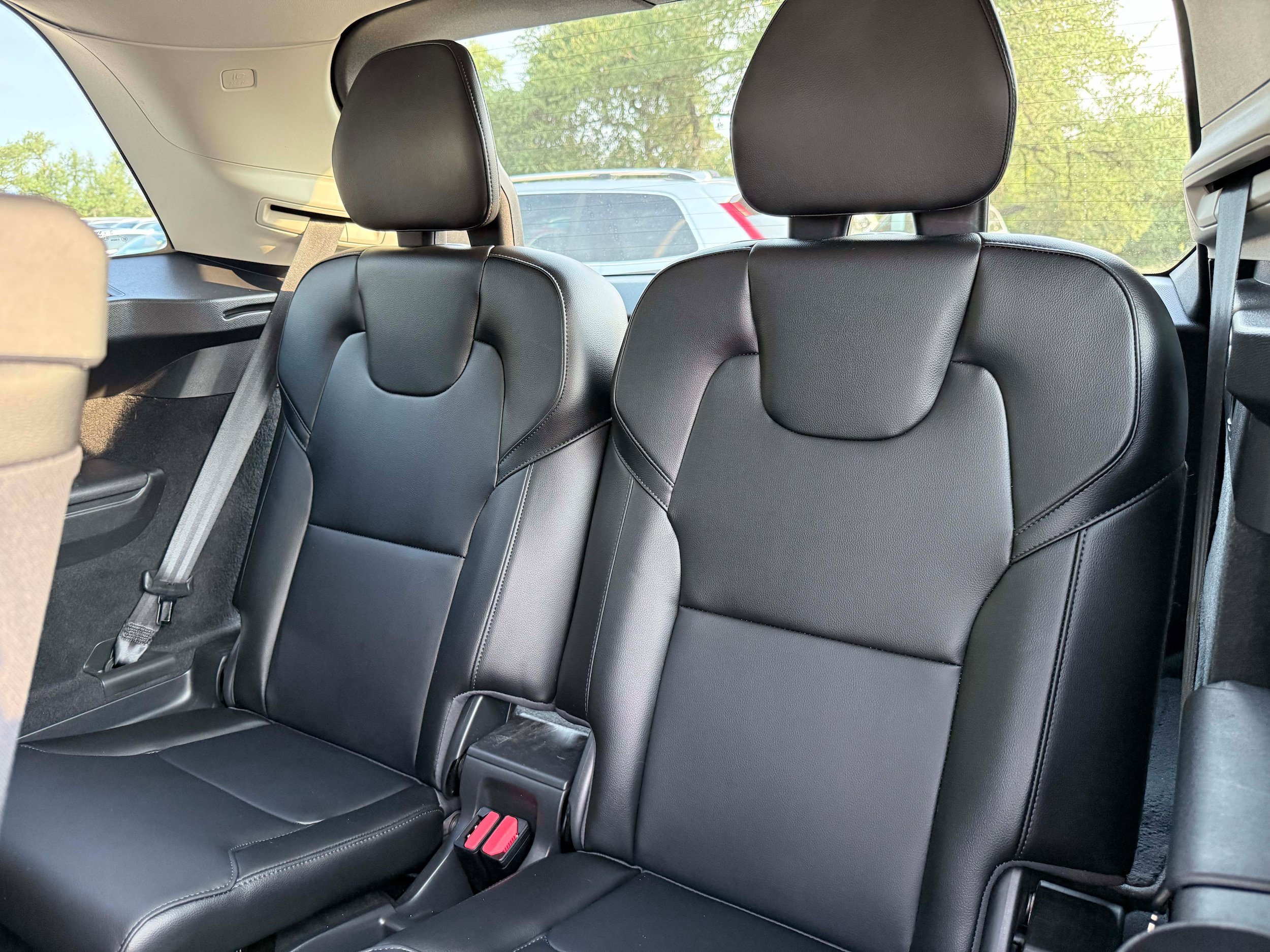 Used 2022 Volvo XC90 T5 Momentum AWD/4WD image 17