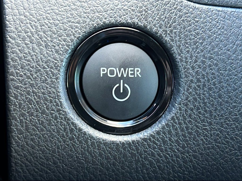 Used 2026 Toyota Camry SE FWD image 21