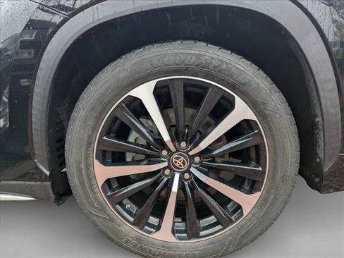 Used 2021 Toyota Highlander XSE AWD/4WD image 18