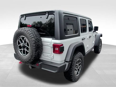 Used 2024 Jeep Wrangler Unlimited Rubicon w/ Technology Group AWD/4WD image 5