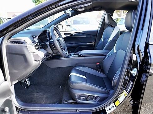 Used 2025 Toyota Camry SE FWD image 14