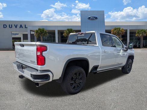 Used 2021 Chevrolet Silverado 2500 High Country w/ Z71 Off-Road Package image 4
