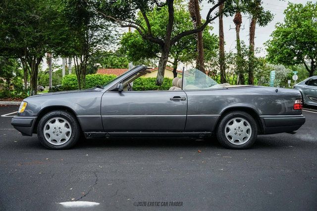 Used 1995 Mercedes-Benz E 320 Convertible image 3