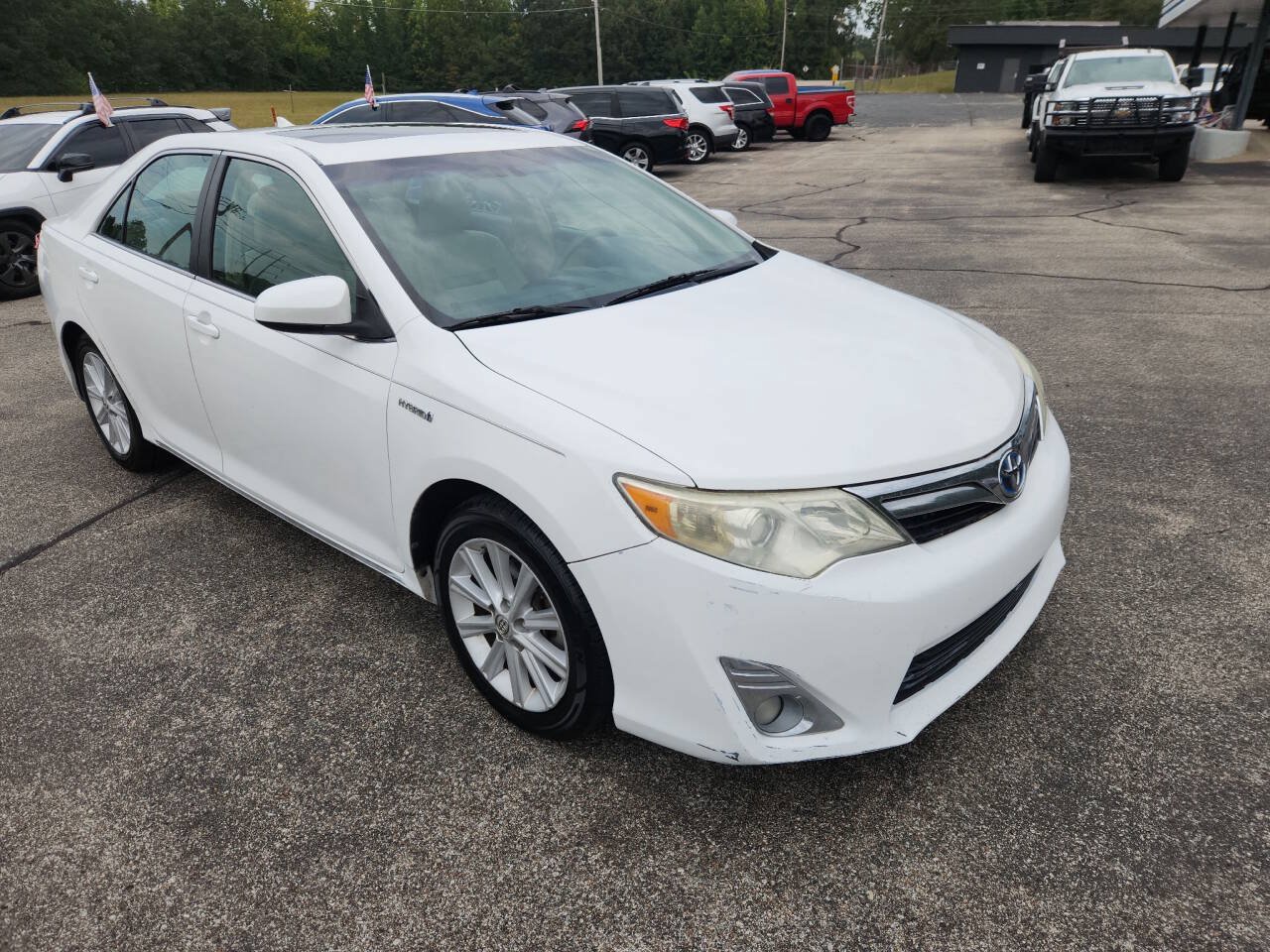 Used 2014 Toyota Camry XLE w/ Leather Package FWD image 2